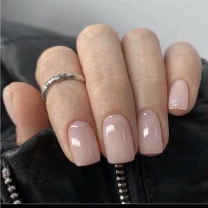 24 pcs Elegant Nude press on nail